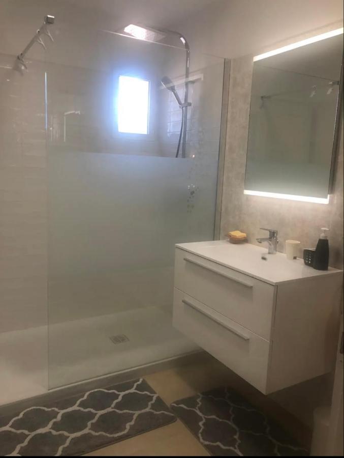 L'Hacienda, Haut De Villa , Une Chambre Avec Salle De Bain Et Toilettes Wc Privative Fréjus Buitenkant foto